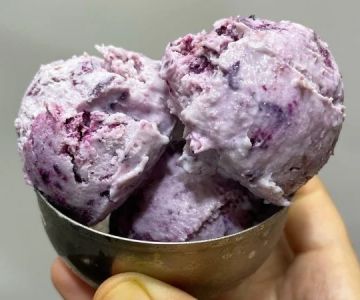 How to Make Ice Cream with Jambolan for an Indian Black Plum Flavor