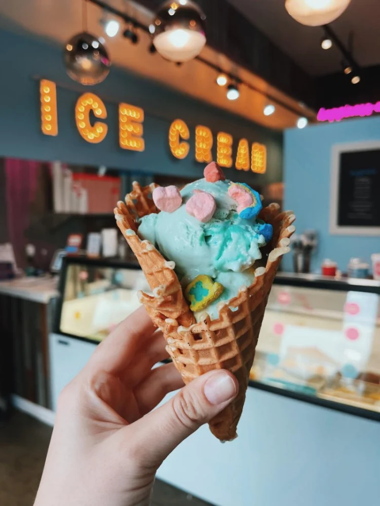 Best Ice Cream Shops in Fairbanks for Alaska Aurora Borealis Themes