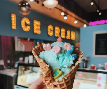 Best Ice Cream Shops in Fairbanks for Alaska Aurora Borealis Themes