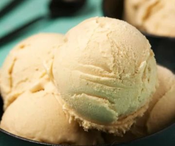 How to Make Ice Cream with Cashew Milk and Natural Sweeteners