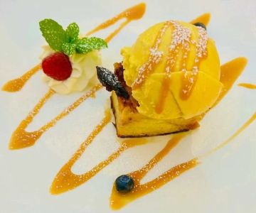 Best Ice Cream Shops in Las Vegas for Champagne and Caviar Pairings