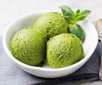 How to Make Ice Cream with Wheatgrass for a Health Food Twist