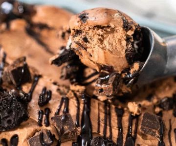Best Ice Cream Shops in Biloxi for Mississippi Mud Pie Flavors