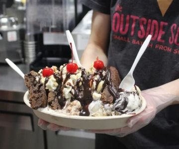 Best Ice Cream Shops in Des Moines for Iowa Corn Sweetness