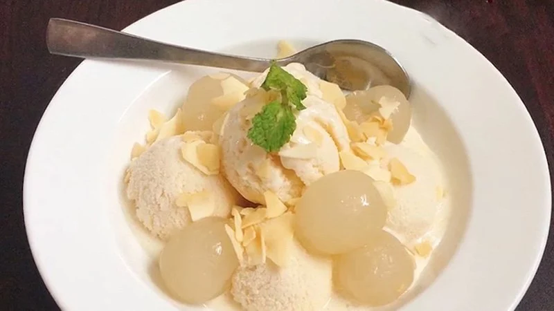 How to Make Ice Cream with Longan for a Asian Lychee Relative