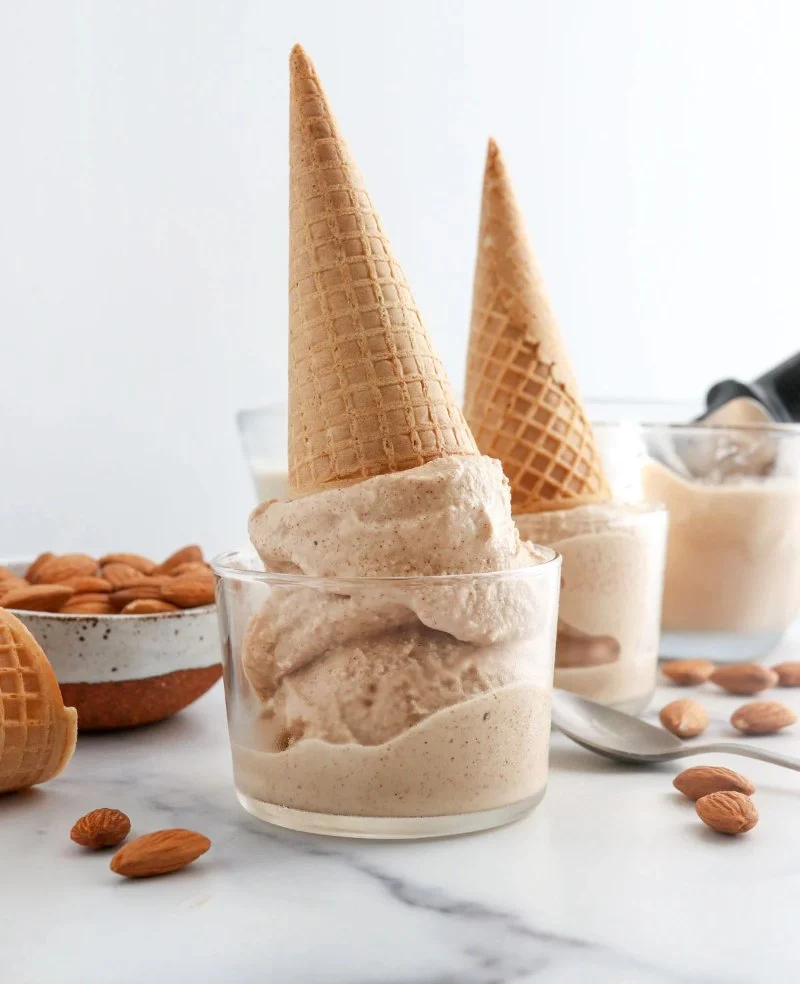 How to Make Ice Cream with Almond Milk for a Lighter Option at Home