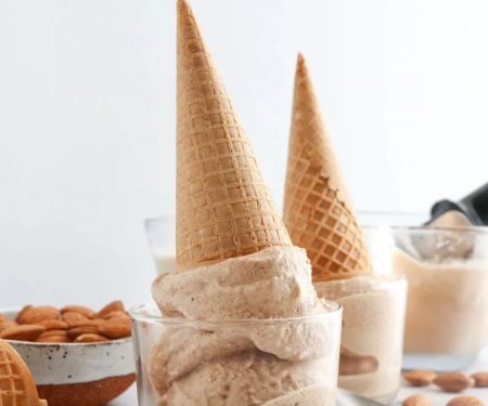 How to Make Ice Cream with Almond Milk for a Lighter Option at Home