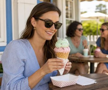 How to Keep an Ice Cream Cone From Dripping Everywhere