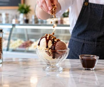 Ice Cream Sundae Order: Sauce, Crunch, and Melt Timing